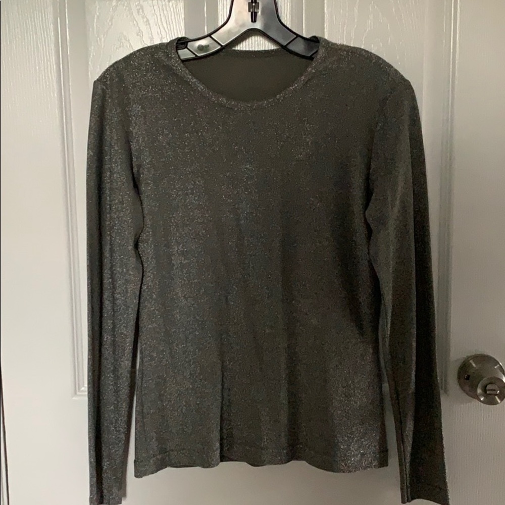 VINTAGE FIND. Shimmery top. Long sleeve